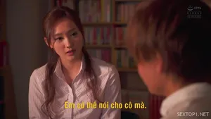 Người mới đến Tiểu Triệu là một cô gái trẻ và ngoan ngoãn. Cô ấy mặc đồng phục JK bằng lụa đen. Cô ấy không quen với điều đó nhưng rất nghiêm túc. Cô ấy mang đến cho mọi người cảm giác như một người bạn gái chu đáo trong suốt cả quá trình.