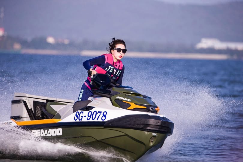 Yui Hatano và những chàng trai may mắn